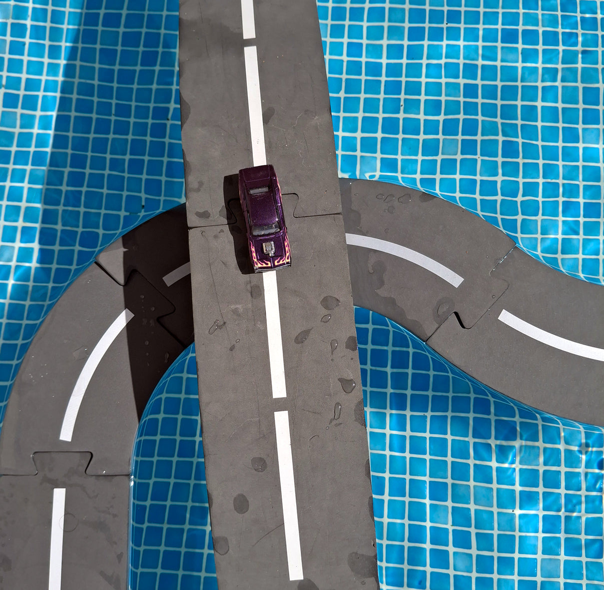 Circuito de goma blanda para coches de juguete. Circuito para coches hot wheels. Circuito para coches turbo racing. Turbo Racing Circuito. Juguetes Infantiles de Pista para Coches. Pistas puzzle para coches. Carretera juguete. flexible bilbane. bilbane til små biler
bilbane til barn. stor bilbane til børn.
stor bilbane