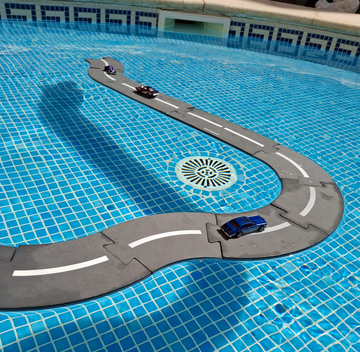 hot wheels en la piscina Pista de coches para niños. Carretera exterior juguete. Juguetes para niño de 6 años pista de coche. Pista blanda de coche para niños. Circuitos slot.